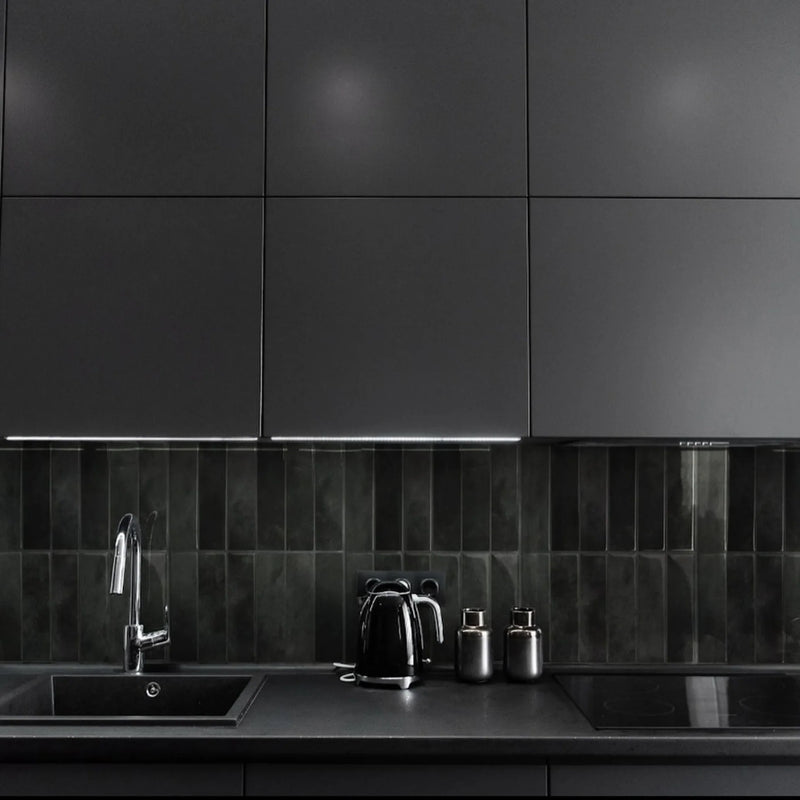 Peel & Stick Fliesen – Stilvolles Wand-Upgrade ohne Handwerker